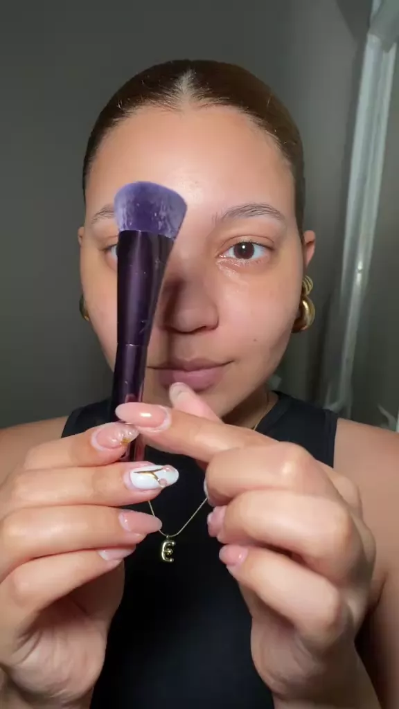 Travel Pinnacle Foundation Brush | Anisa Beauty