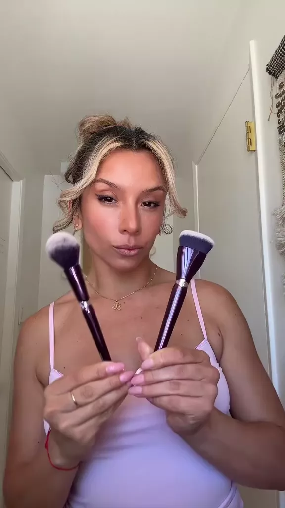 Tapered Highlight Brush | Anisa Beauty