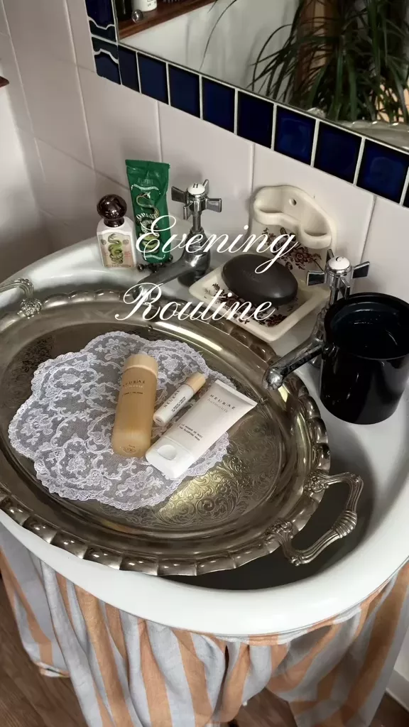 Replenishing & Renewing Sleeping Mask: face mask | Neuraé